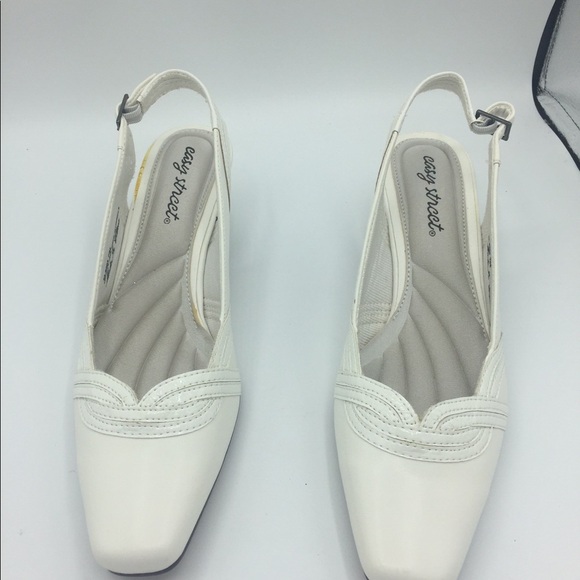 Easy Street Stunning Slingback Pumps - Picture 1 of 6